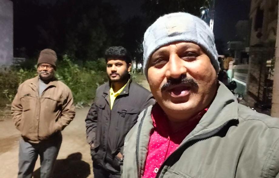 ભાવનગરમાં શિયાળાની ઋતુમાં કડકડતી ઠંડી સામે નિરાધાર લોકોને ધાબળા વિતરણ: ગાયોને ચારો