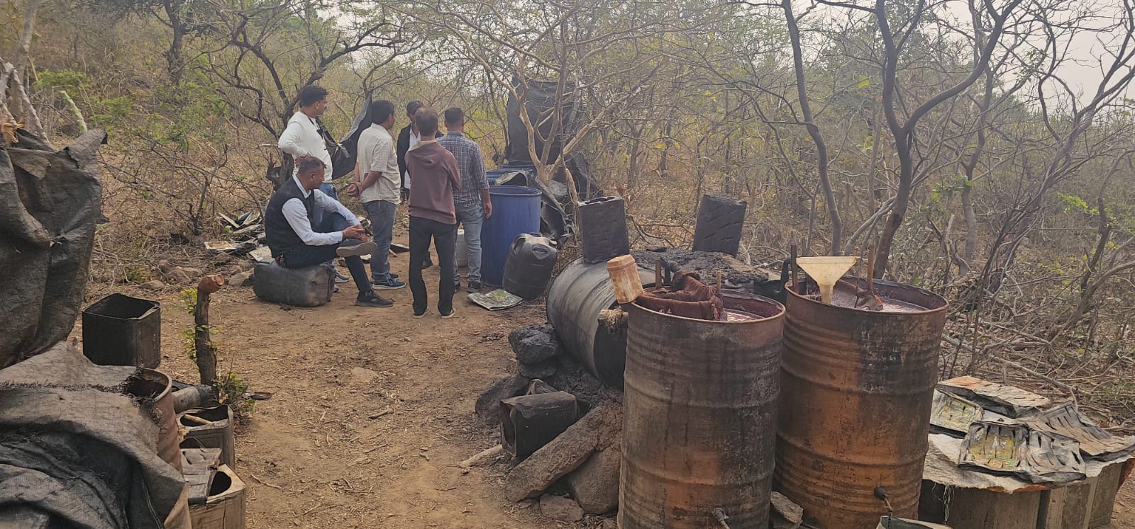 [[[ શરમાવામાં કામ આવતા ખાસ રૂમાલની તપાસ ]]]