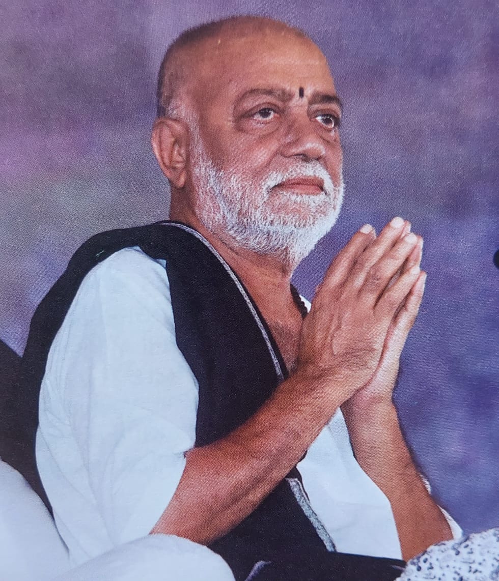 ત્રાસવાદ અને અકસ્માતમાં મૃત્યુ પામનારના પરિવારોને મોરારિબાપુની શ્રદ્ધાંજલિ અને સહાય