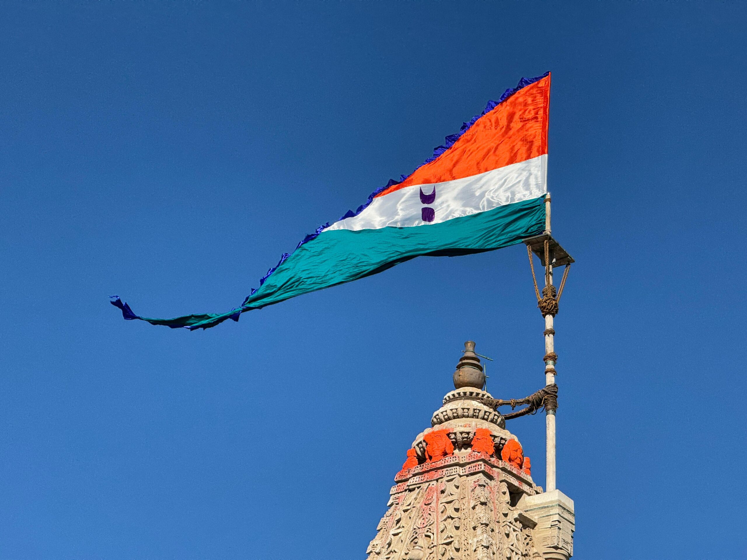 ગણતંત્ર દિવસની દ્વારકામાં વિશિષ્ટ ઉજવણી: ભગવાન દ્વારકાધીશ તિરંગે રંગાયા