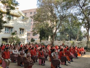 પોલીસ કમિશનરની ઉપસ્થિતમા હોલી સેન્ટ સ્કૂલમા ટ્રાફિક સાઈનેજના બોર્ડનું લોકાર્પણ થયું: રોડ સેફટી અવેરનેસ કાર્યક્રમ યોજાયો