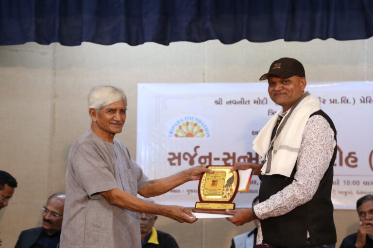 જામનગરના લોકપ્રિય બાળસાહિત્યકાર કિરીટ ગોસ્વામીને બાળવાર્તાનાં પુસ્તક માટે અસાઇત સાહિત્ય સભાનો પુરસ્કાર એનાયત