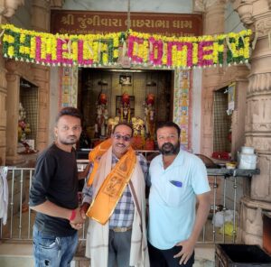 ખંભાળિયાના બેહ ગામે વાછરાડાડાને ધ્વજારોહણ કાર્યક્રમ યોજાયો