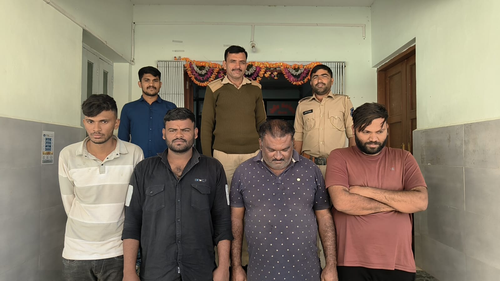 સગીરાની છેડતી કરતા શખ્સને સમજાવવા જતા ચાર શખ્સો દ્વારા હુમલો: મારી નાખવાની ધમકી: તમામ આરોપીઓની ધરપકડ