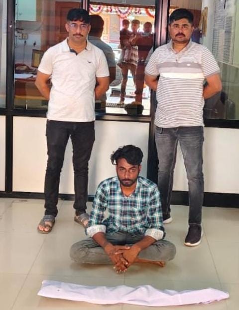 ખંભાળિયાનો શખ્સ જામગરી બંદુક સાથે ઝડપાયો