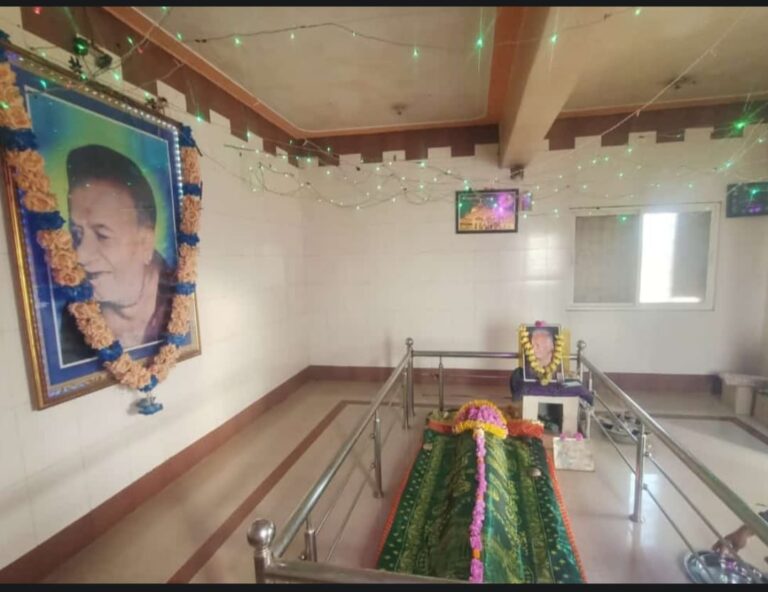 સૂફી સંત શંકરડાડાની પુણ્યતિથિ નિમિતે સલાયા અગ્રણી લાલજીભાઈ દ્વારા ડાડાને ચાદર ચડાવાશે