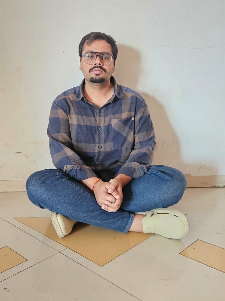 પોરબંદરના વિમા પોલીસીના ખોટા દસ્તાવેજ બનાવવાના ગુન્હામાં દોઢ વર્ષથી નાસતા ફરતા આરોપીને મુંબઇ જઇ શોધી કાઢતી પોલીસ