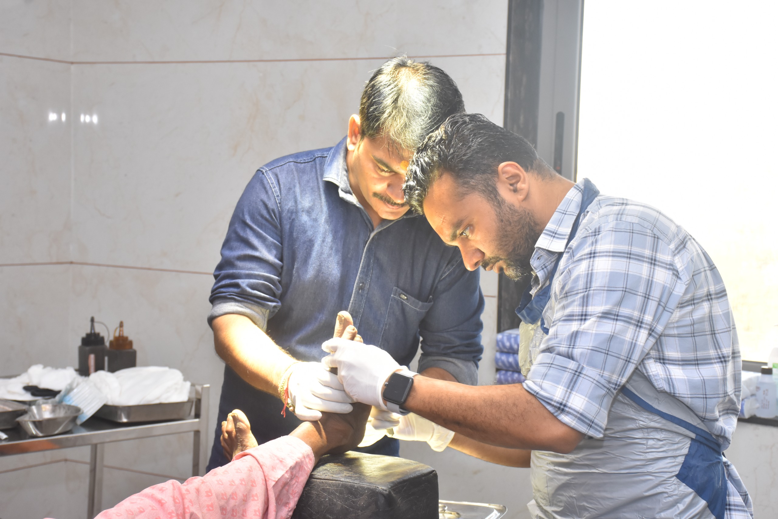 દ્વારકામાં વ્રજ હોસ્પિટલના ઉપક્રમે વિના મૂલ્યે માયનોર ઓપરેશનનો મેગા કેમ્પ યોજાયો