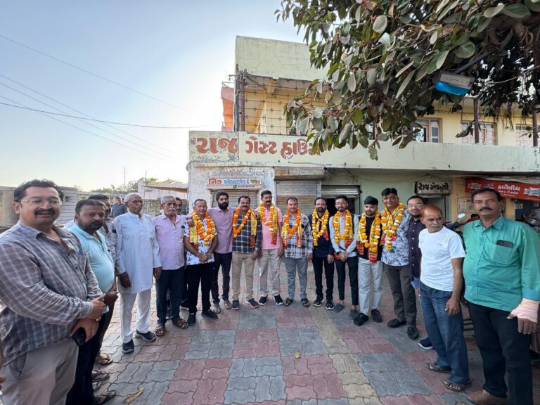 ખંભાળિયાથી પ્રયાગરાજ મહાકુંભ માટે પ્રસ્થાન કરતા ભક્તોને વિદાયમાન અપાયું