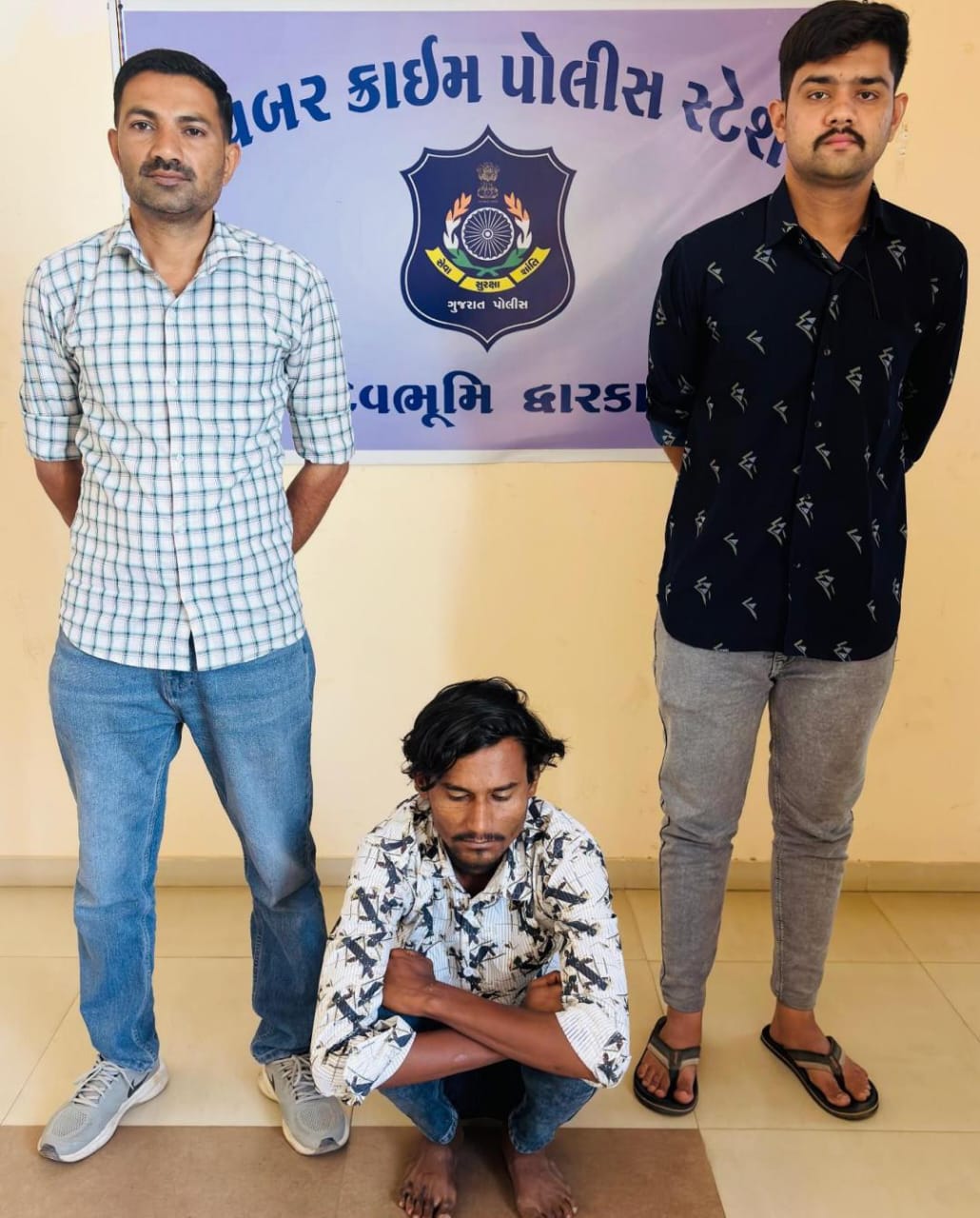 શેર બજારમાં પ્રોફિટની લાલચ આપીને દ્વારકા જિલ્લાના આસામી સાથે છેતરપિંડી કરનાર પાટણનો આરોપી ઝડપાયો