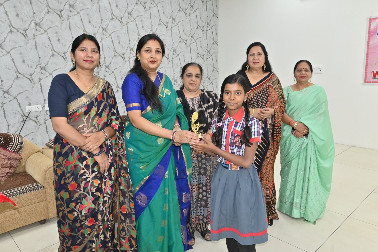 પશ્ચિમ રેલવે મહિલા કલ્યાણ સંગઠન ભાવનગર મંડળ અધ્યક્ષા દ્વારા નિબંધ, ચિત્ર સ્પર્ધાના વિજેતાઓને પુરસ્કૃત