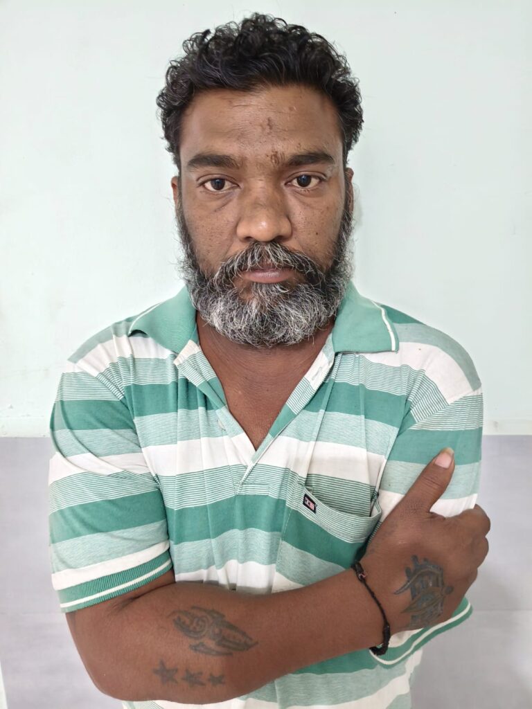 ખંભાળિયાના હદપારીના ગુનાના આરોપી પ્રવીણને છરી સાથે દબોચી લેવાયો