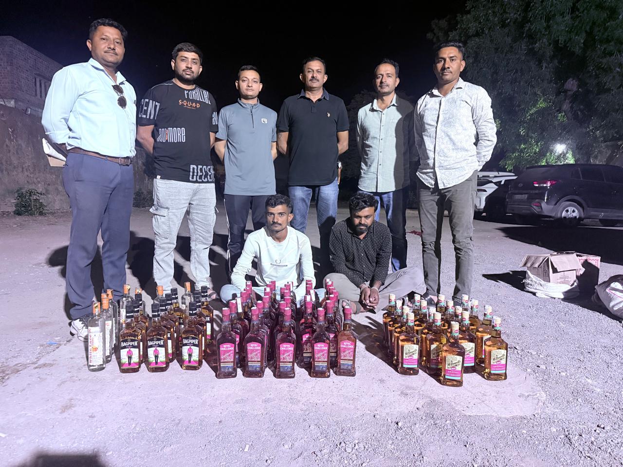 ખંભાળિયાના ત્રણ શખ્સોને વિદેશી દારૂના જથ્થા સાથે ઝડપી લેવાયા