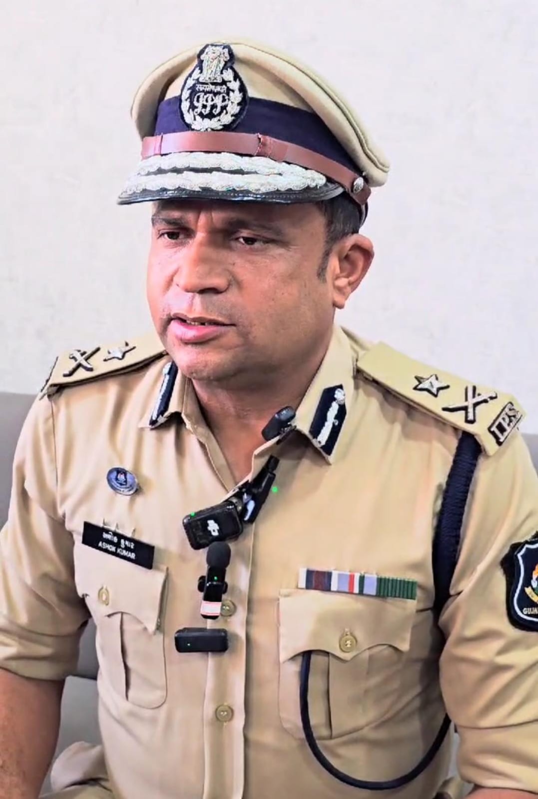 ડીજીપી વિકાસ સહાયની સો કલાક અંગેની સૂચના બાદ દ્વારકામાં રેન્જ આઈજી અશોક યાદવ દ્વારા ક્રાઈમ કોન્ફરન્સ યોજાઈ