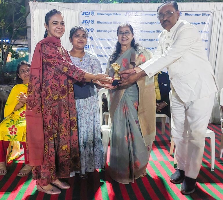 દંત આરોગ્ય ક્ષેત્રે વિશિષ્ટ સેવાઓ બદલ ભાવનગરમાં ડો હરેશ્વરી હરિયાણીનું જેસીઆઈ દ્વારા સન્માન