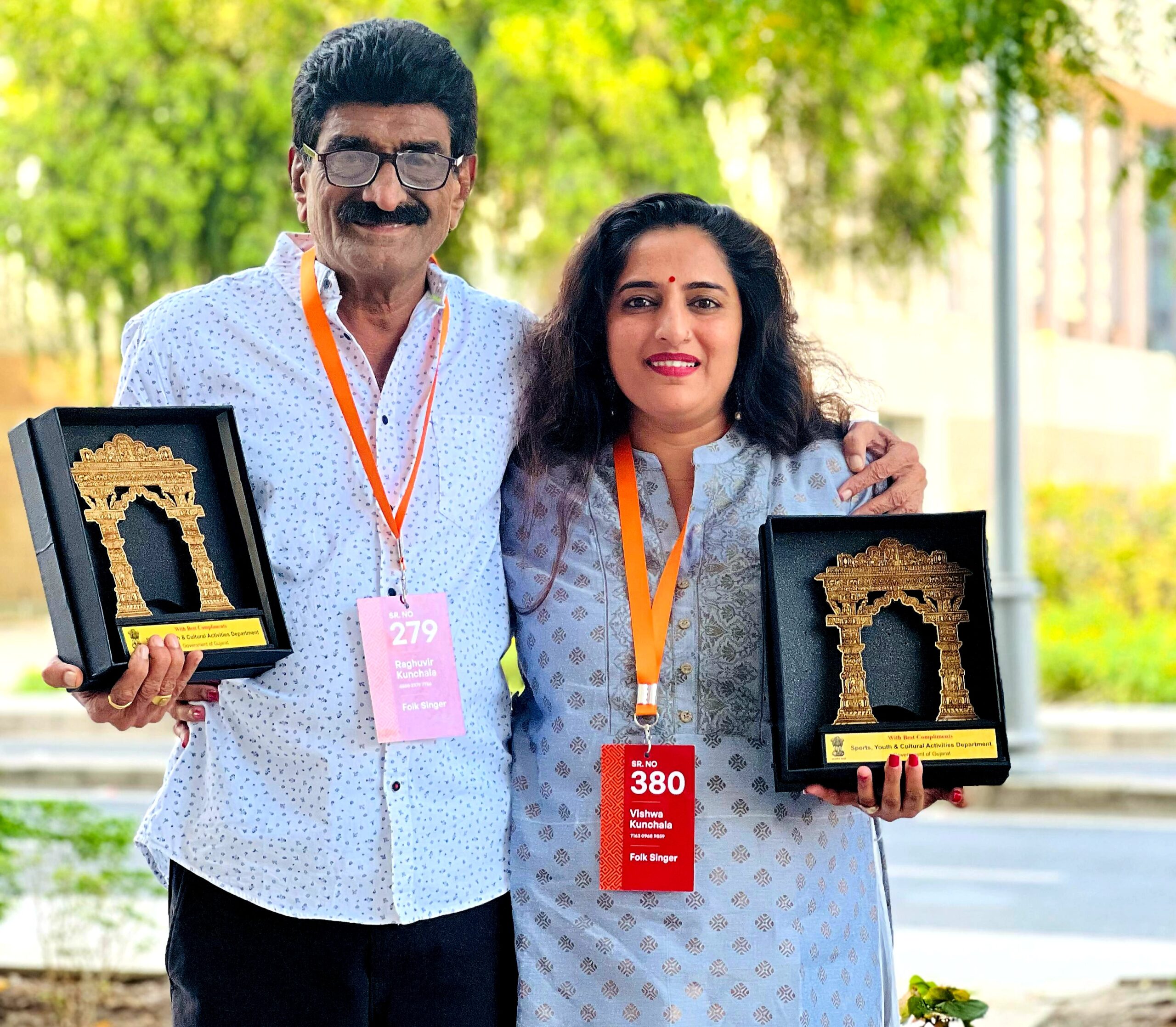 ભાવનગરનું ગૌરવ:લોક ગાયક પિતા- પુત્રી રઘુવીર કુંચાલા અને વિશ્વા કુંચાલાનું કરાયું સન્માન