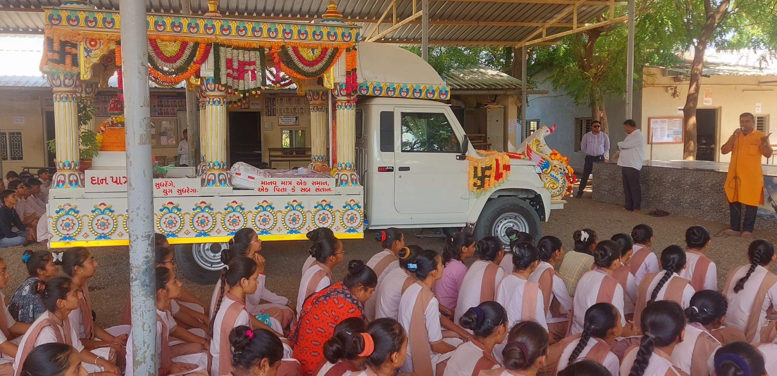 શાંતિકુંજ હરિદ્વાર પ્રેરિત અને અખિલ વિશ્વ ગાયત્રી પરિવાર ભાવનગર દ્વારા આયોજિત “જ્યોતિ કળશ યાત્રા” નું ભાવનગર પંથકમાં પરિભ્રમણ