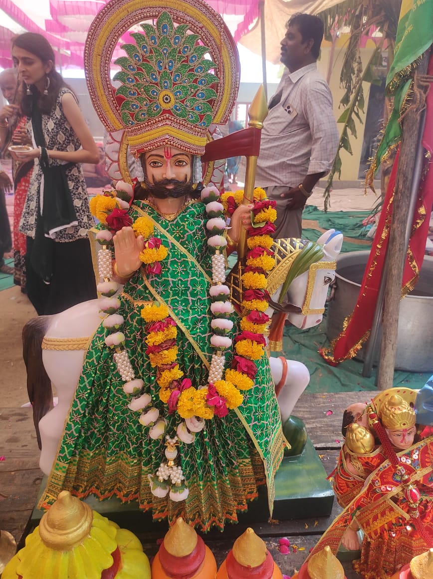 પોરબંદરના રાતીયા ગામે ઘેડીયા કોળી સમાજ દ્વારા નવનિર્મિત મંદિરમાં મૂર્તિનો પ્રાણ પ્રતિષ્ઠા મહોત્સવ આસ્થાભેર યોજાયો