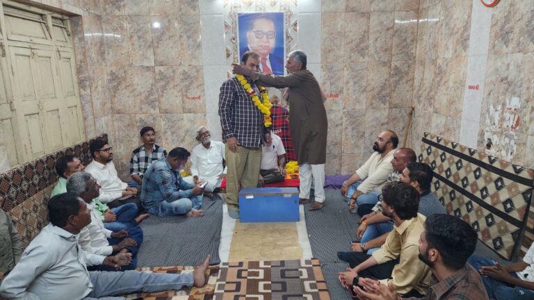 પોરબંદરમાં ભાજપ લઘુમતી મોરચા મહામંત્રી તરીકે ફારૂક સુર્યાની નિયુક્તિ થતા સમસ્ત વાલ્મિકી સમાજ દ્વારા અભિવાદન