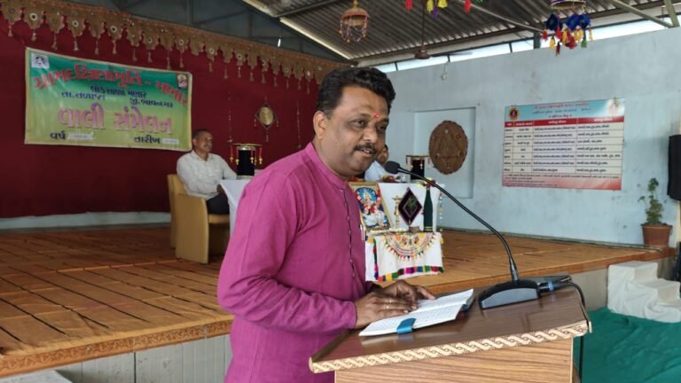 મણાર લોકશાળામાં તેજસ્વી તારલાઓના સન્માન સહિતનો ચતુર્વિધ કાર્યક્રમ યોજાયો