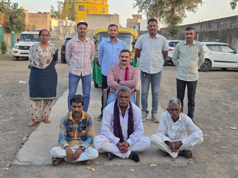 બેહ ગામે ચાલતા જુગારધામ પર એલસીબી પોલીસ ત્રાટકી : મહિલાઓ સહિત પાંચ ઝબ્બે, એક ફરાર