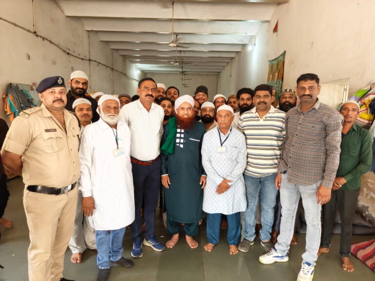 ભાવનગર માં મુસ્લિમ બિરાદરોએ ઈદ-ઉદ-ફિત્રની શાનાશૌકત સાથે ઉજવણી કરી