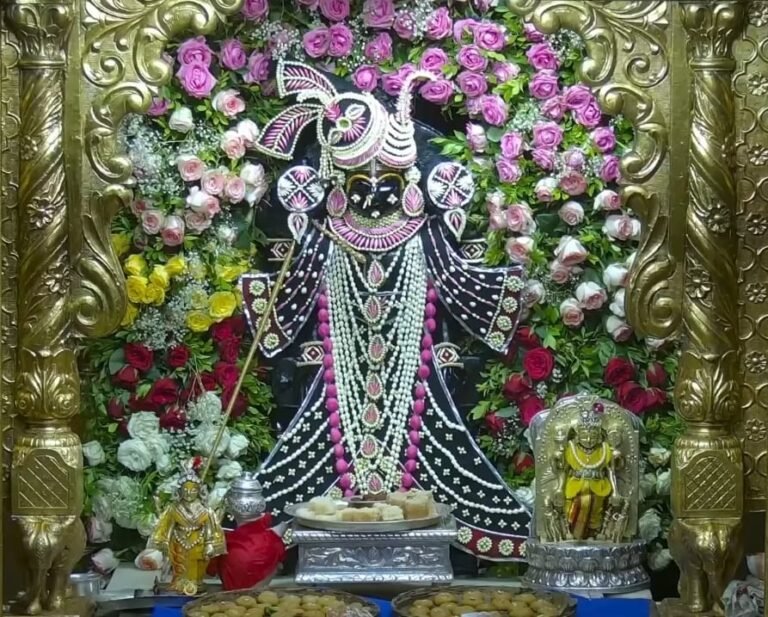 કાળિયા ઠાકોરને બે માસ સુધી શિતળતા આપતાં પ ુષ્પશૃંગાર દર્શનનો પ્રારંભ