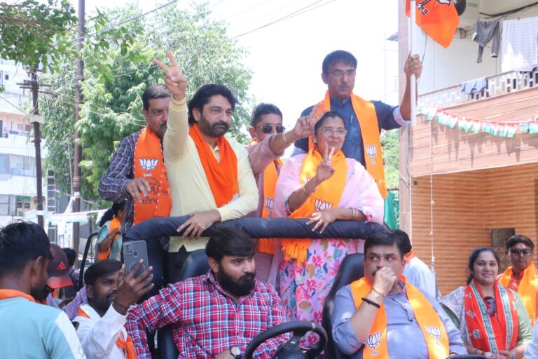 ભાવનગર શહેર ભાજપ દ્વારા શહેરના તમામ વોર્ડમાં બાઇક રેલી: એકટર હિતુ કનોડિયા, કનેક્ટર દિવ્યેશ સોલંકી સહિતના મહાનુભાવોએ સભાઓ ગજવી