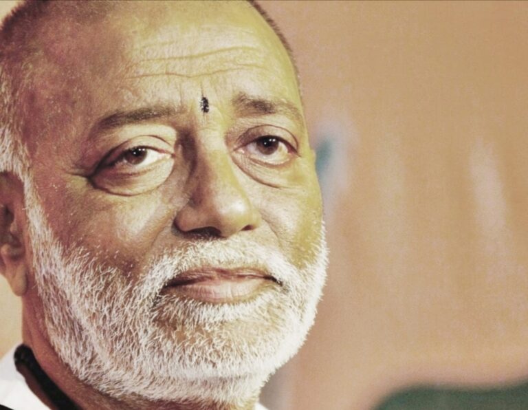 ​છત્તીસગઢ નક્સલી હુમલામાં શહીદ જવાનોને મોરારિબાપુની શ્રદ્ધાંજલિ