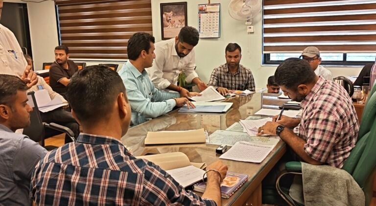 ખંભાળિયા: સ્થાનિક સ્વરાજ્યની ચૂંટણીને અનુલક્ષીને પ્રાંત અધિકારી સમક્ષ મેન્ડેટ રજૂ કરાયા
